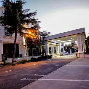 Hotel Univers, Elbasan